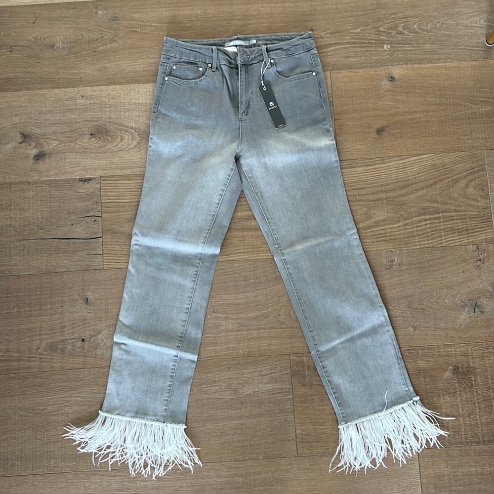 Tractr Gray Jeans with white feather fringe size 8/29 NWT